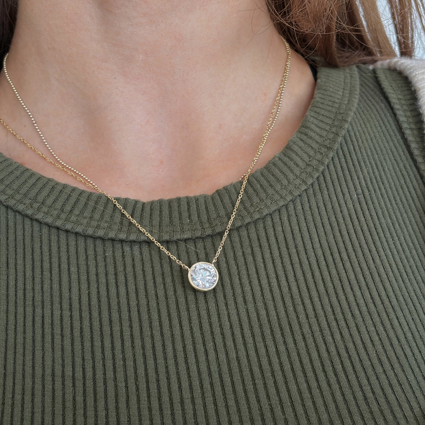 Collier triangle de diamants pendants